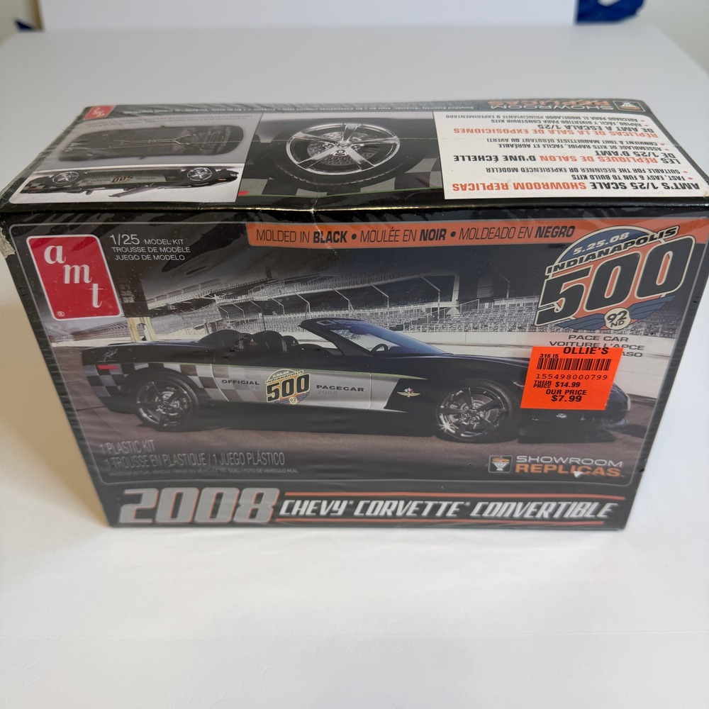 AMT 2008 Chevy Corvette Convertible Indy 500 Pace Car 1/25 Model Kit AMT816L/12